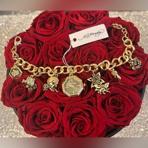 ED HARDY LOVE SKULLS ICONIC CHARM BRACELET WATCH GOLD TONED NWT